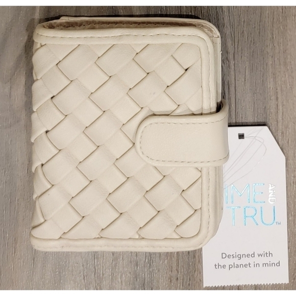 NWT Time and Tru Wallet - Picture 1 of 9